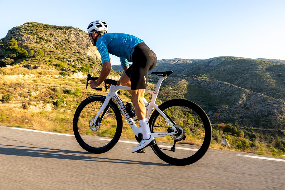 Serija koles Pinarello F “Baby Dogma”, ki prinaša DNK Dogme F v dostopnejši razred | Maxisport svetuje